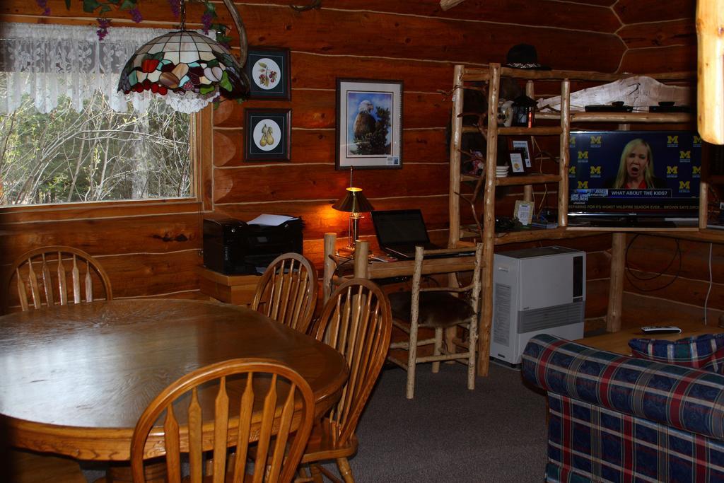 Wise Old Hunter Lodge Anchor Point Стая снимка